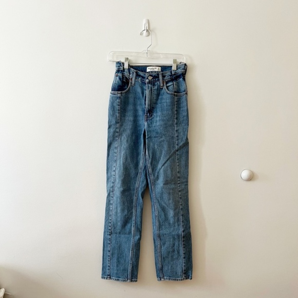 A&F 90s straight ultra high rise jeans (short)